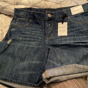 Low rise boyfriend distressed denim shorts